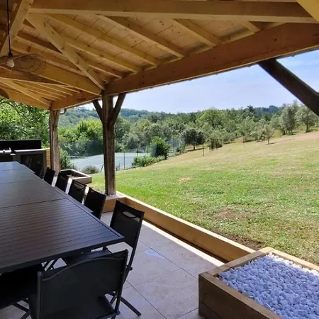 Grande Maison Pour 16 Avec Piscine Et Tennis Holiday home La Chapelle-Aubareil
