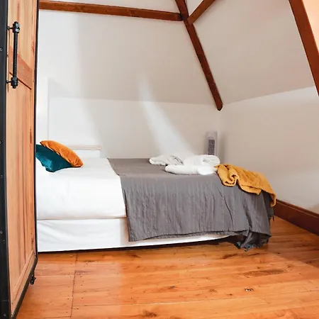 Holiday home Grande Maison Pour 16 Avec Piscine Et Tennis La Chapelle-Aubareil