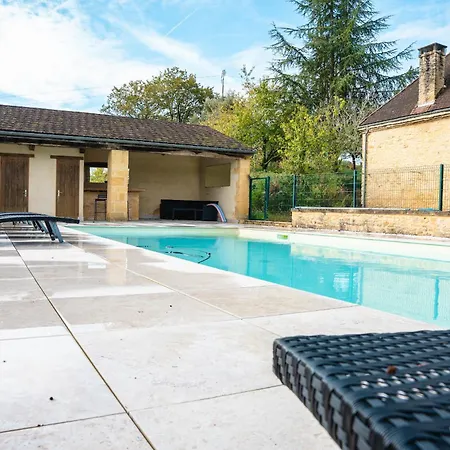 Grande Maison Pour 16 Avec Piscine Et Tennis * La Chapelle-Aubareil