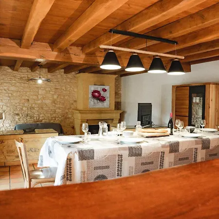 Holiday home Grande Maison Pour 16 Avec Piscine Et Tennis *