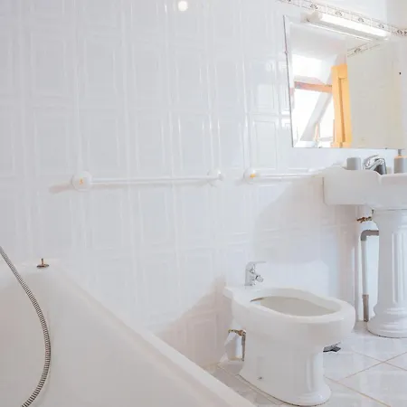 Holiday home Grande Maison Pour 16 Avec Piscine Et Tennis