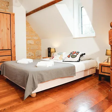 Grande Maison Pour 16 Avec Piscine Et Tennis * La Chapelle-Aubareil