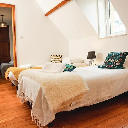 Holiday home Grande Maison Pour 16 Avec Piscine Et Tennis La Chapelle-Aubareil